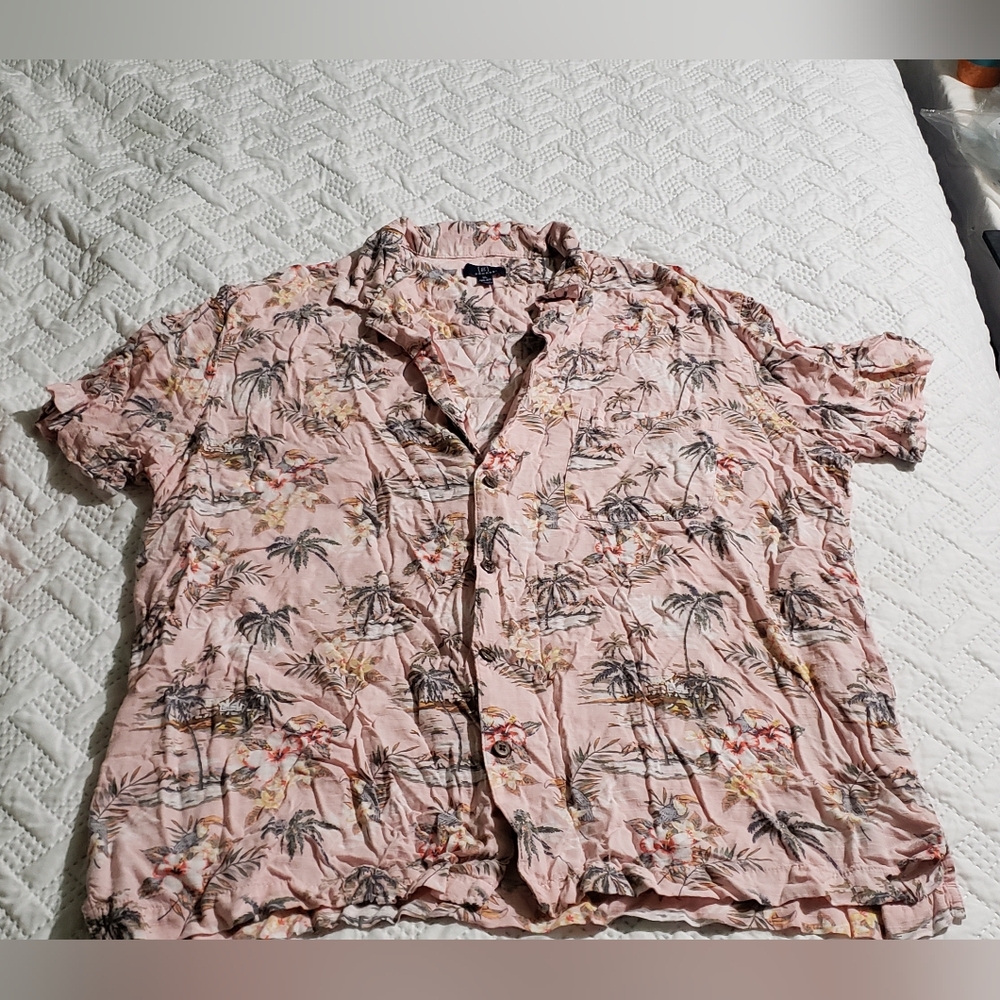 Mens Hawaiian shirt size xL